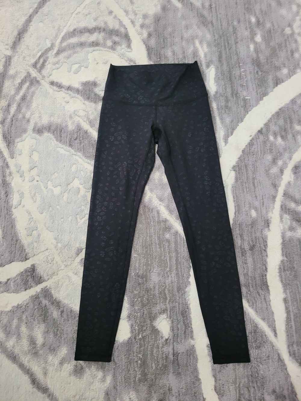 Joe Fresh High'Rise Black Leaf-Print Active Leggings Size M